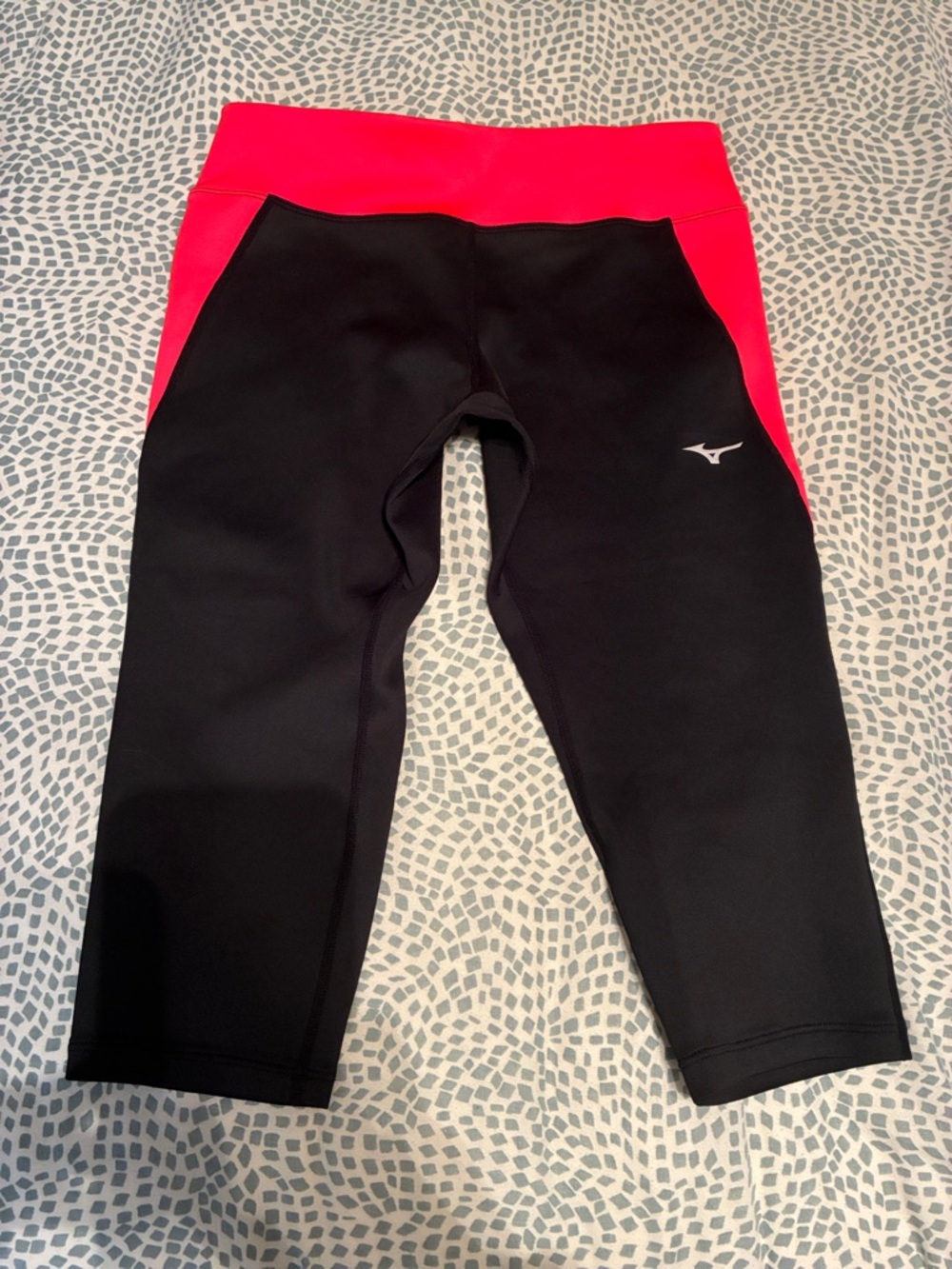 NWT Mizuno Black & Hot Pink Cropped Women's Athletic Leggings